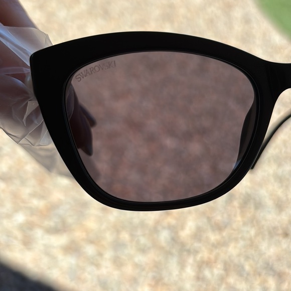 NWT Swarovski sunglasses with Pearls design on the side